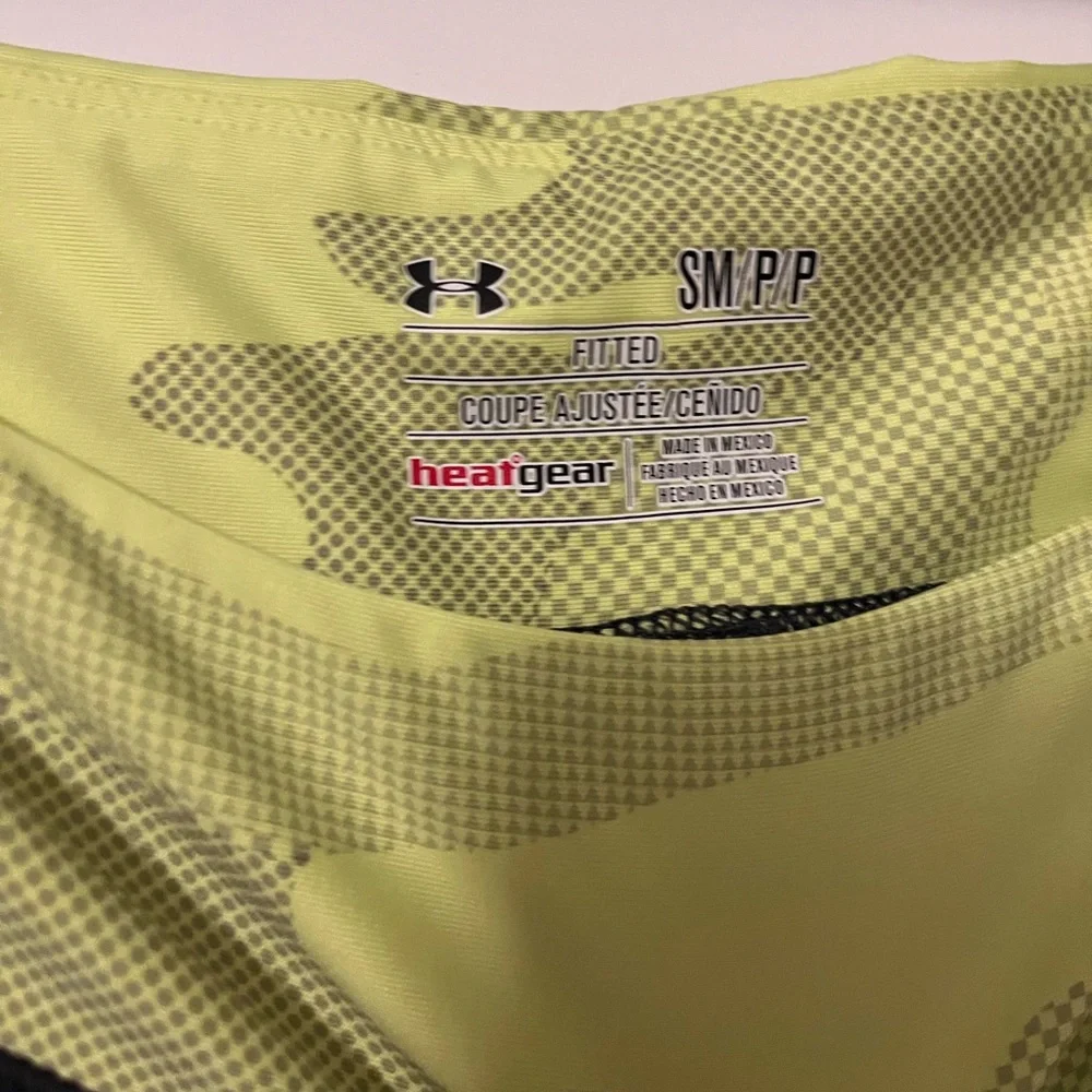 Under Armour cropped leggings, size small. Black with neon yellow waist … - Picture 3 of 5